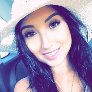 Meet your Posher, Samantha